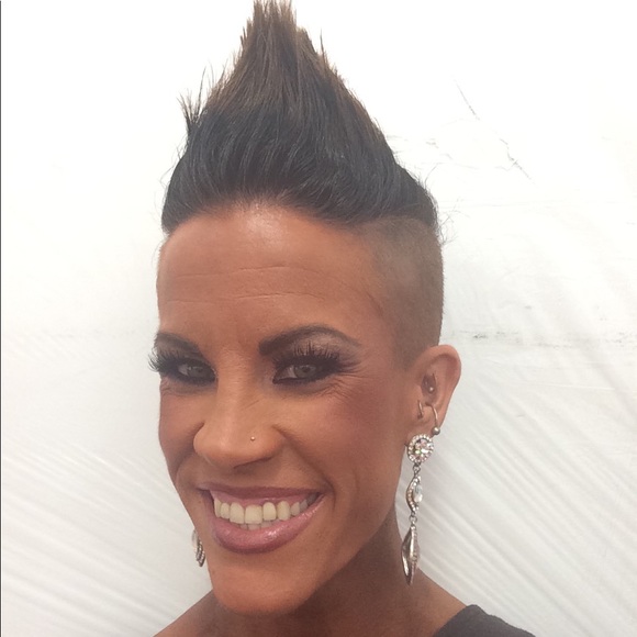 Meet your Posher, Kat - Picture 1 of 1